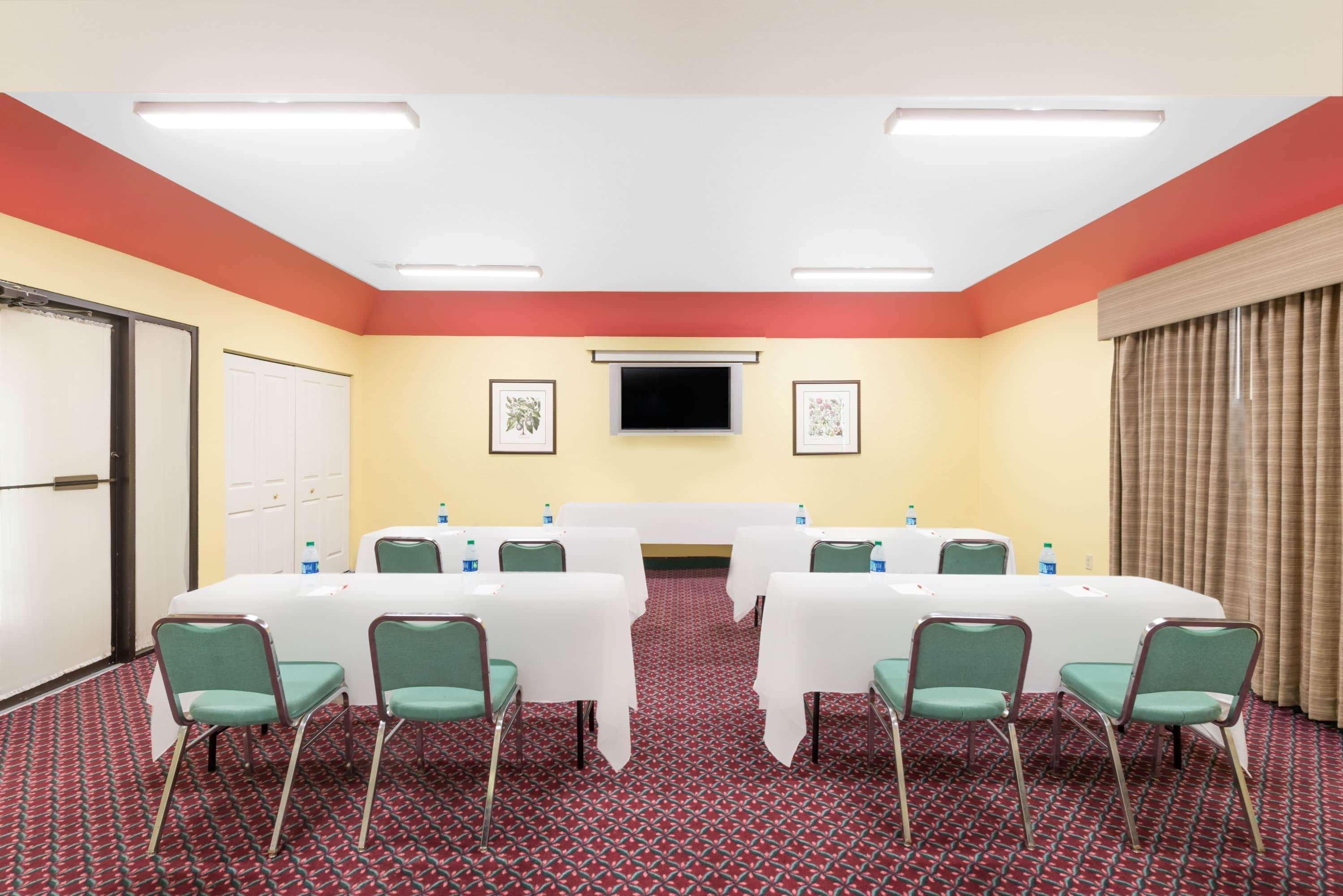 Ramada By Wyndham Vandalia Zewnętrze zdjęcie